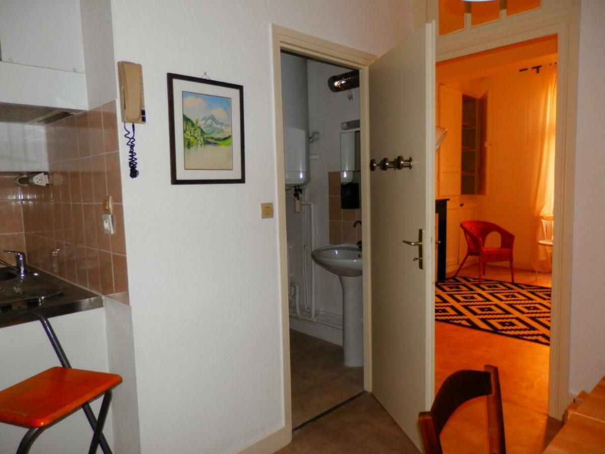 Couette & Cafe Roxane Apartment แบร์เฌอรัก ภายนอก รูปภาพ